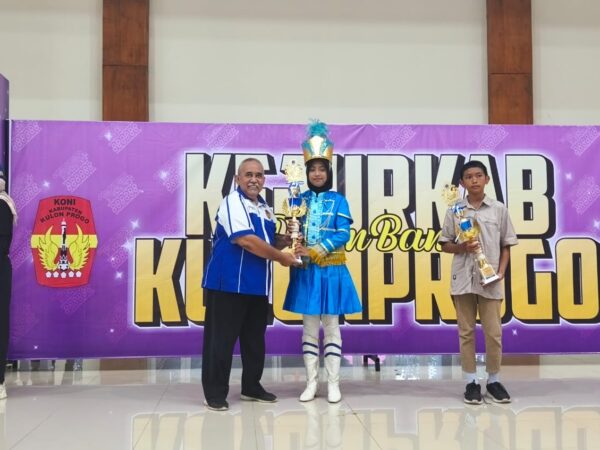 Raih Juara 1 Paramanandi, Nadhira Novi Rahmani dari MIN 1 Kulon Progo Ukir Prestasi di Kejurkab Drumband 2025