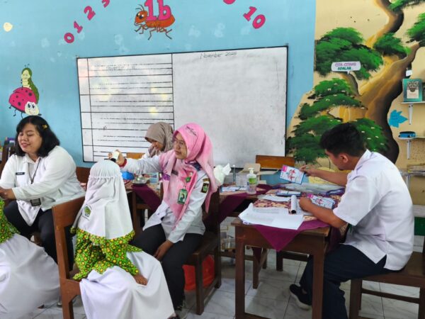 Suasana Heboh di MIN 1 Kulon Progo! Siswa Deg-degan Saat Imunisasi, Ada yang Langsung Tersenyum Lega!