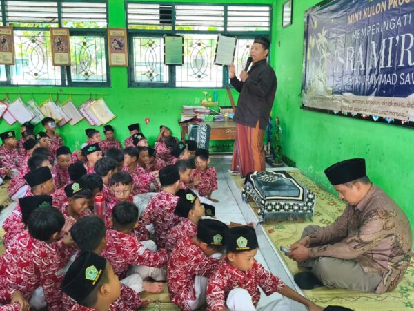 Pengajian Isra’ Mi’raj, MIN 1 Kulon Progo Tanamkan Cinta Salat Sejak Dini