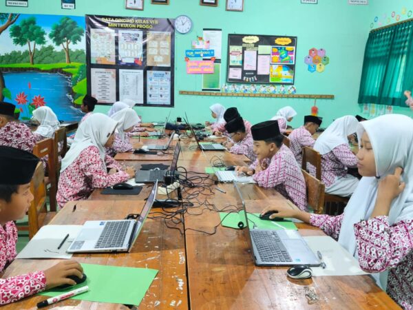 MIN 1 Kulon Progo Gelar Tryout TKA Bersama Erlangga