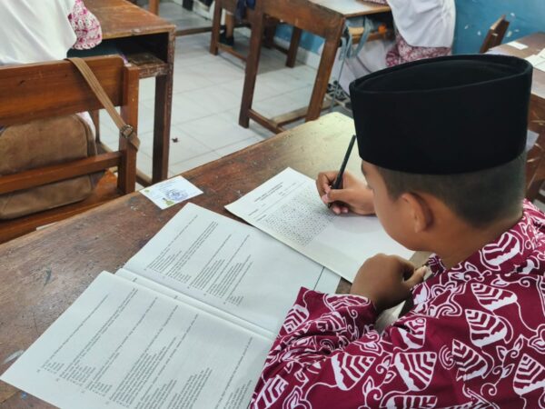 MIN 1 Kulon Progo Gelar Ujian Madrasah PBT untuk Siswa Kelas VI