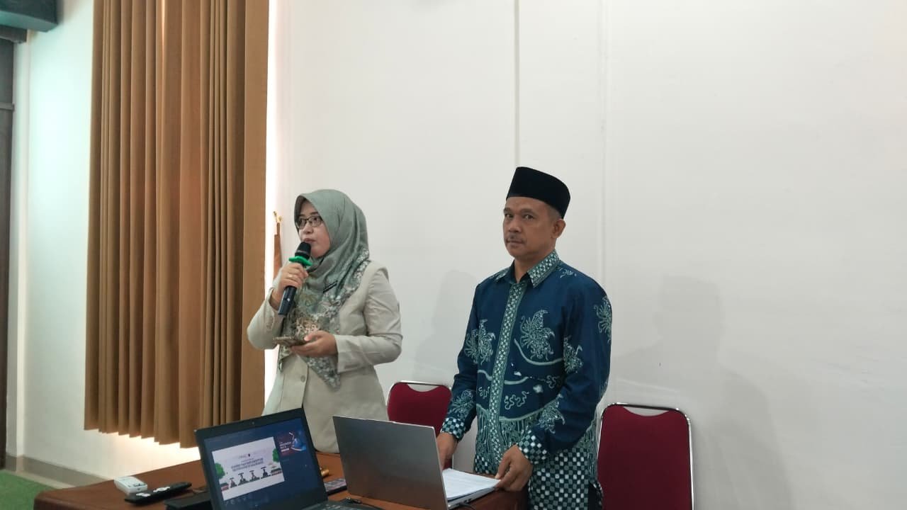 Kepala MIN 1 Kulon Progo Jadi Pembawa Acara Seminar Ekoteologi