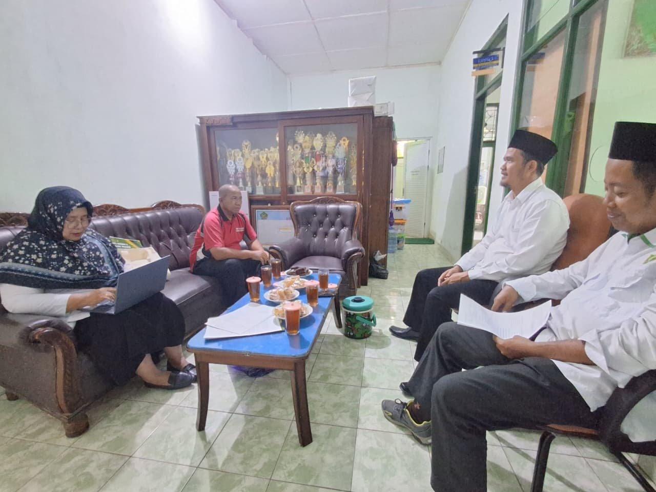 MIN 1 Kulon Progo Terima Program Pengimbasan Adiwiyata