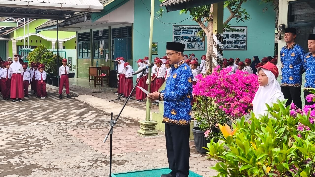 MIN 1 Kulon Progo Sampaikan Pesan Menteri Agama pada Upacara Kemerdekaan RI
