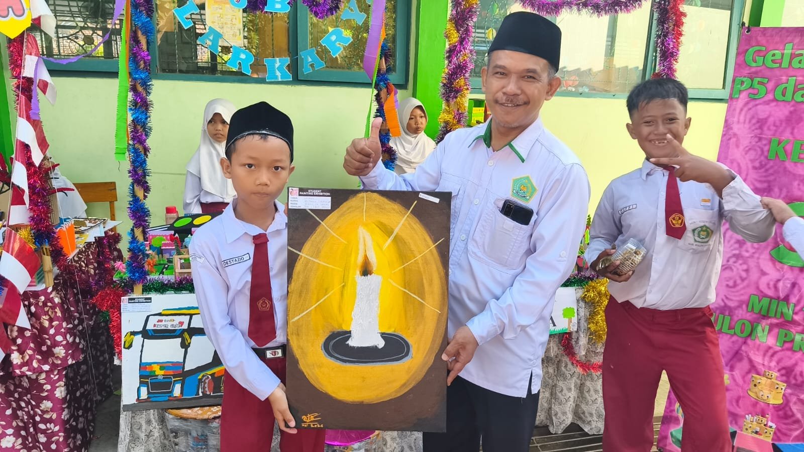 Lukisan dan Maket Siswa Hiasi Gelar Karya MIN 1 Kulon Progo