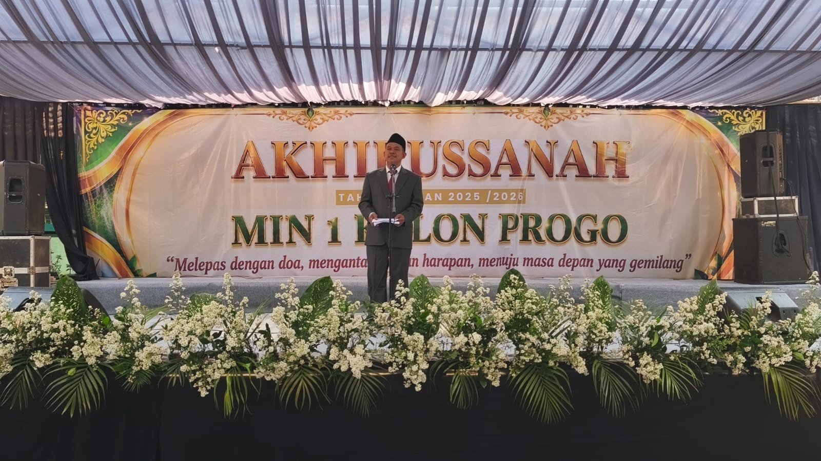 Kepala MIN 1 Kulon Progo Sampaikan Pesan Bermakna kepada Lulusan Kelas VI